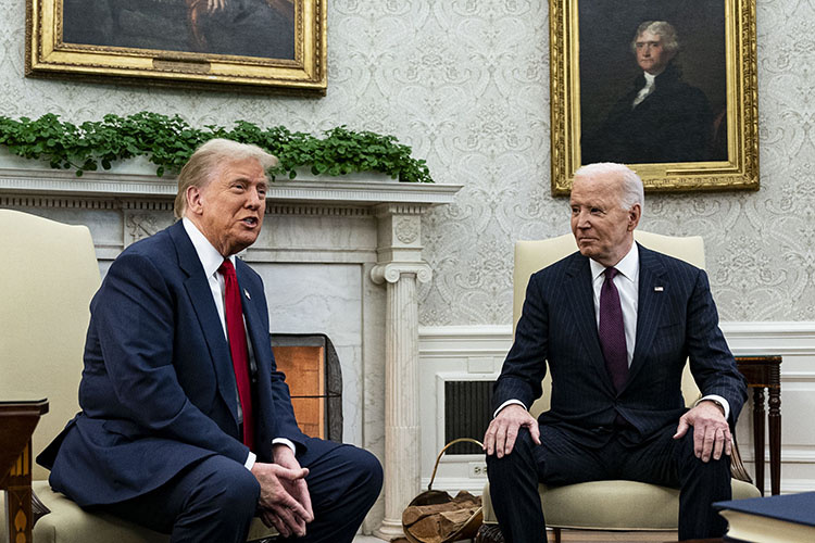    «Трамп главной угрозой для США считает Китай. Но отношения с Пекином — высший внешнеполитический приоритет, которым жертвовать нельзя. И туда он перенесет акцент своей международной политики».   
Фото: © Al Drago — Pool via CNP/Keystone Press Agency / www.globallookpress.com