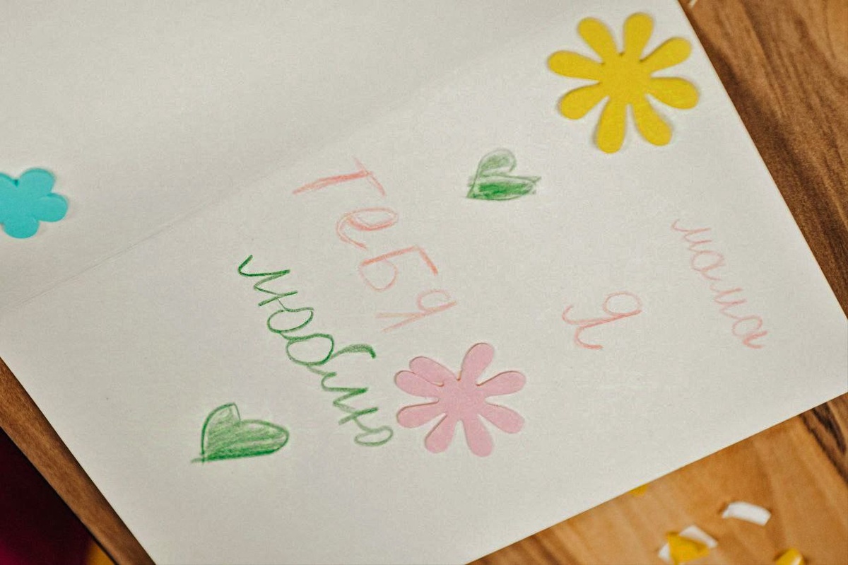    Губернатор Курской области поздравил курянок с Днем матери