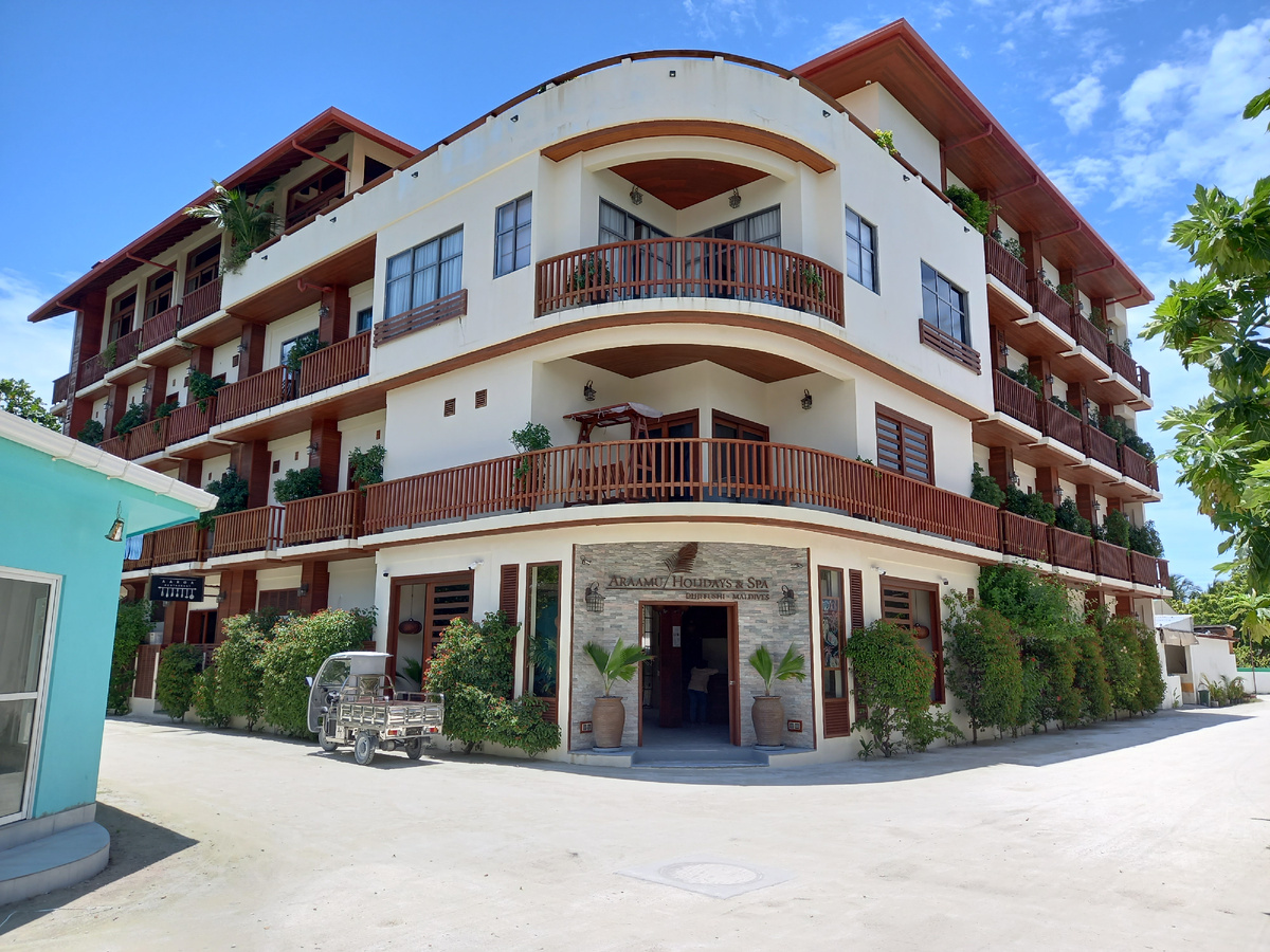 Отель Araamu Holidays на острове Диффуши. Мальдивы.