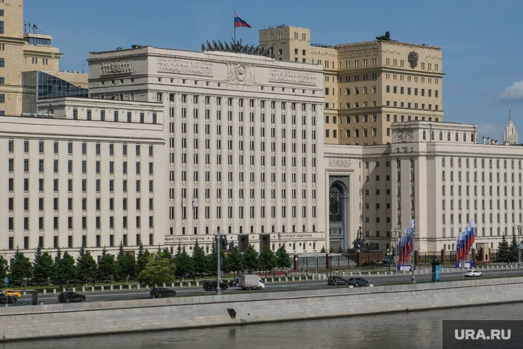 В Минобороны РФ отставку Анашкина не комментируют
Фото: Георгий Бергал © URA.RU