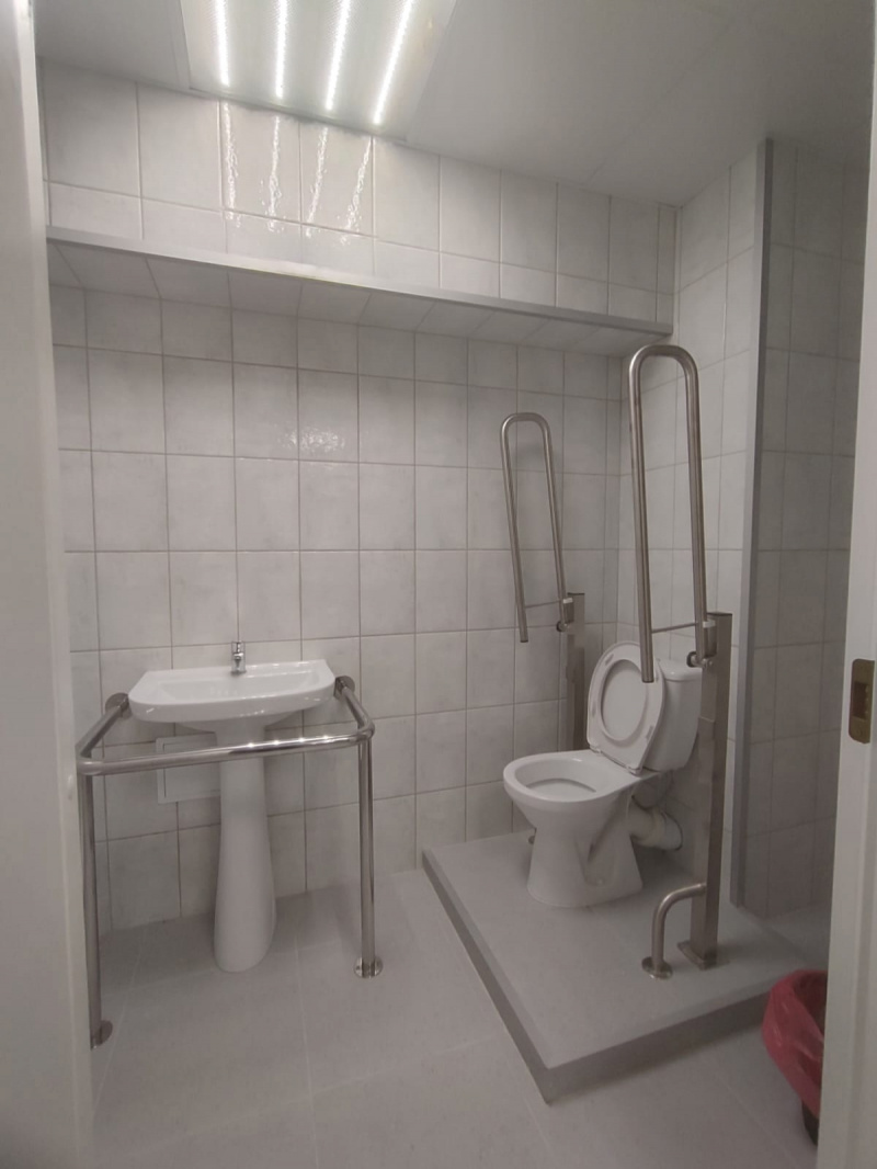    Туалет загорелся в жилом доме под ПетрозаводскомПОЖАРНАЯ ЧАСТЬ -75 СОЛОМЕННОЕ