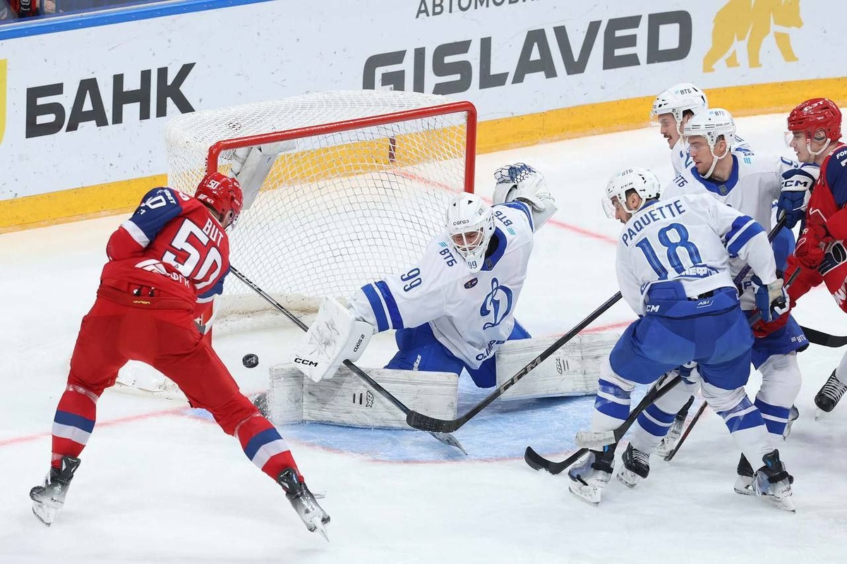 "Локомотив" - один из самых неудобных соперников для бело-голубых. 