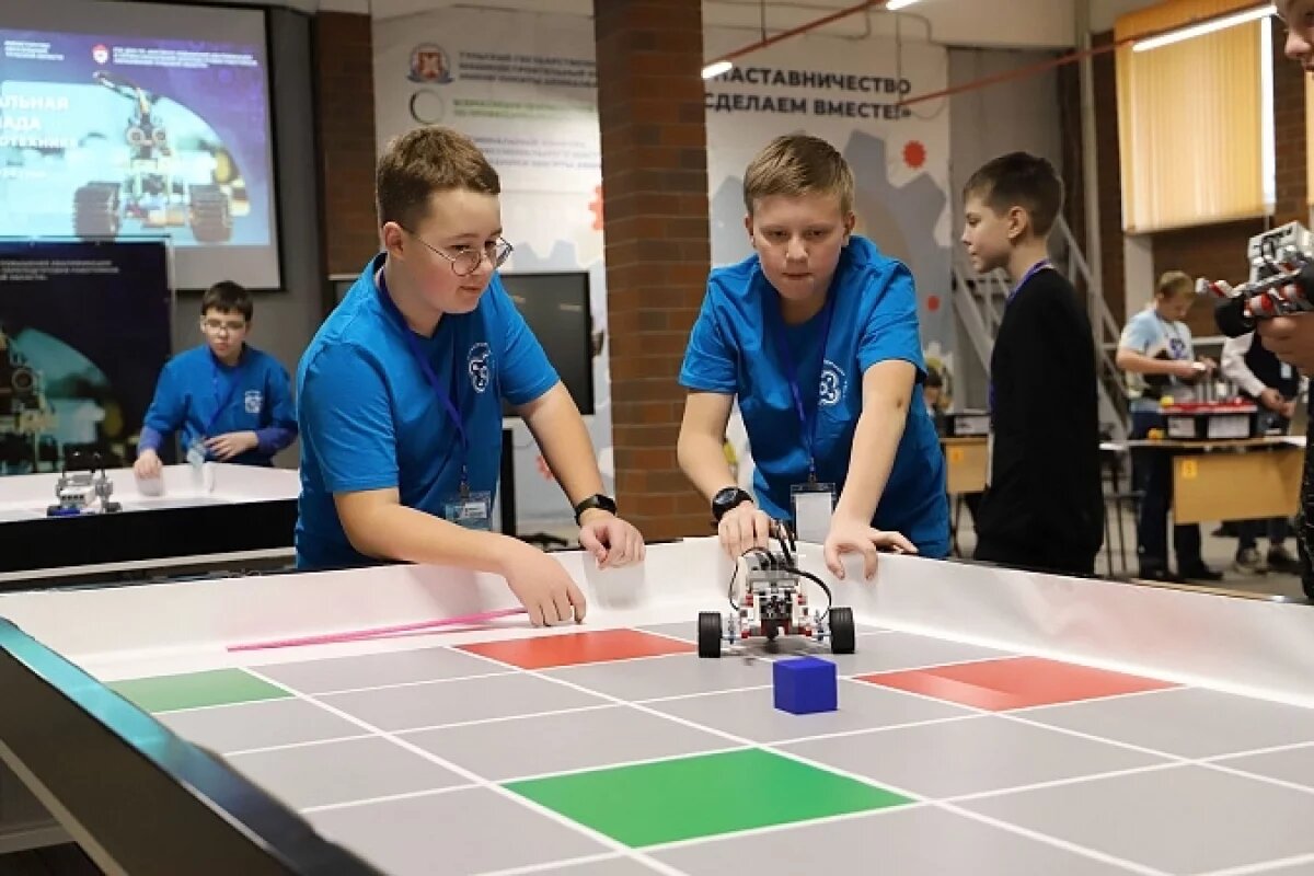    В Туле прошел финал региональной олимпиады по робототехнике