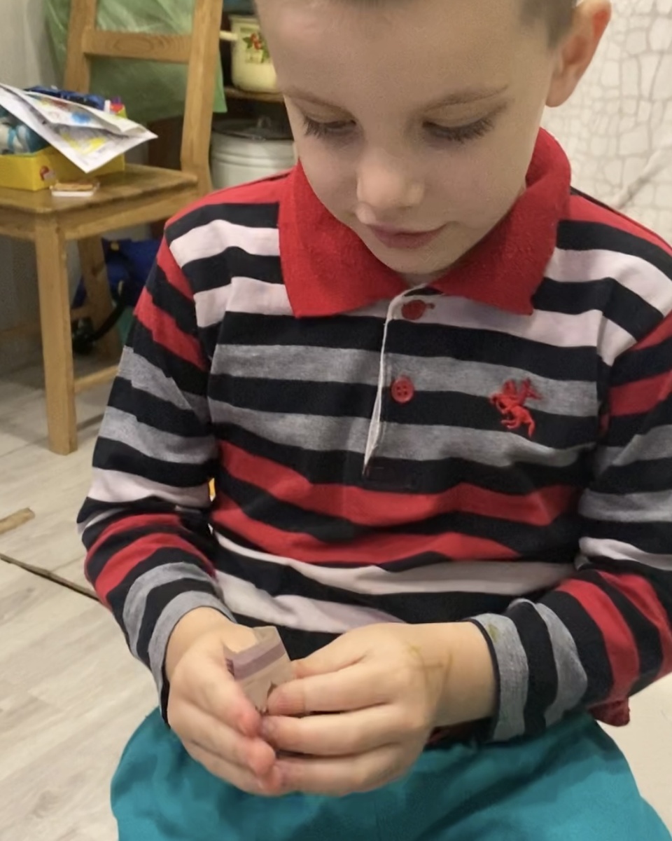 Прикидывает, где взять денег на желания