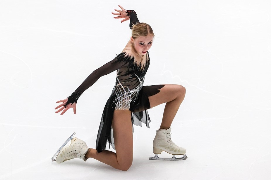    Софья Муравьева во время выступления на пятом этапе Гран-при в Петербурге, ноябрь 2024 года. Автор фото: Александр Демьянчук / ТАСС