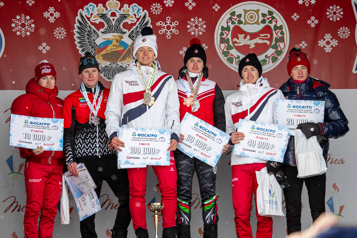 Андрей Сахаров (справа) - пятой место в классической разделке на I Этапе Кубка России 2024-2025. Фото: ФЛГР