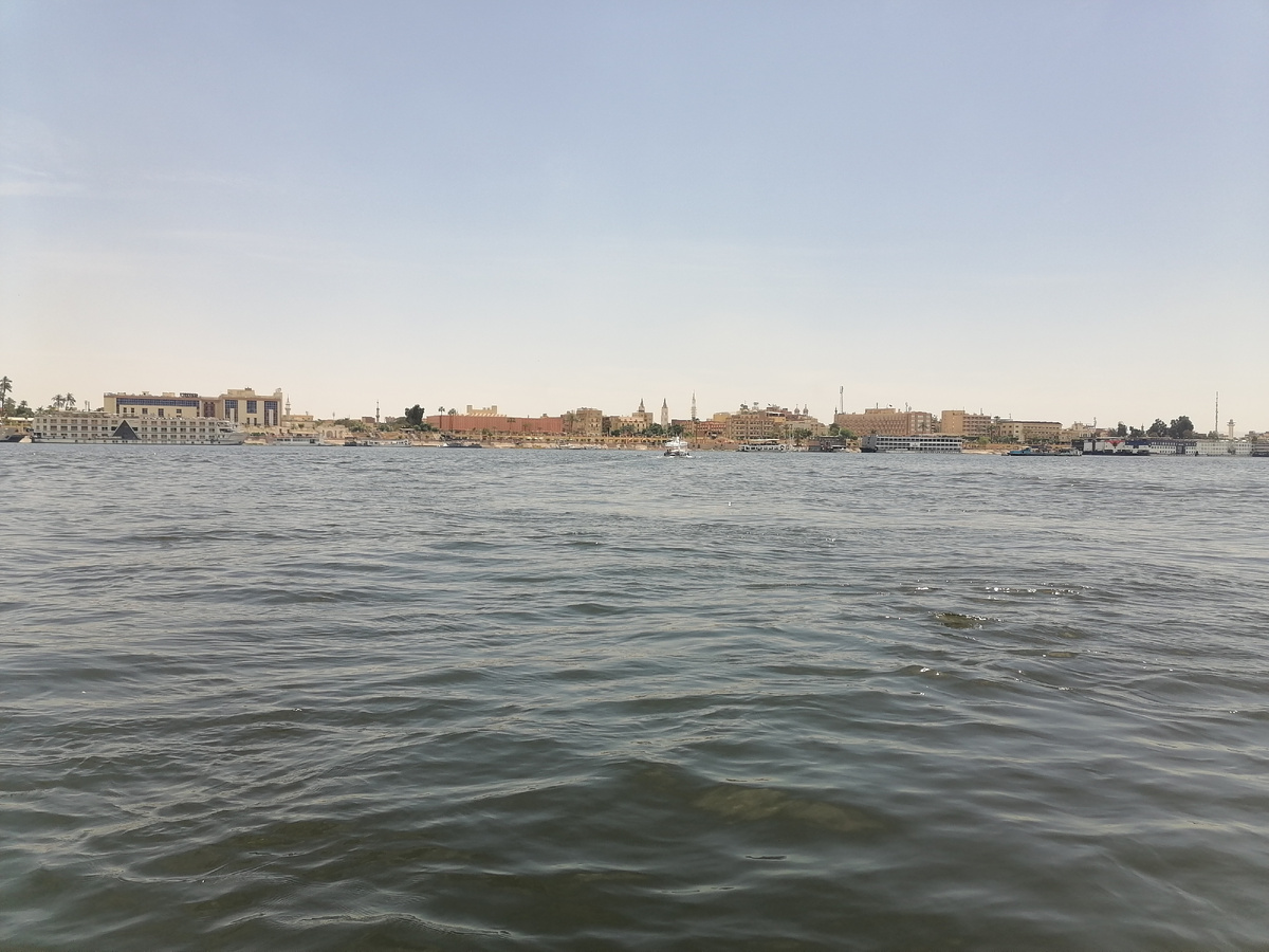 Великий Нил и берег Луксора