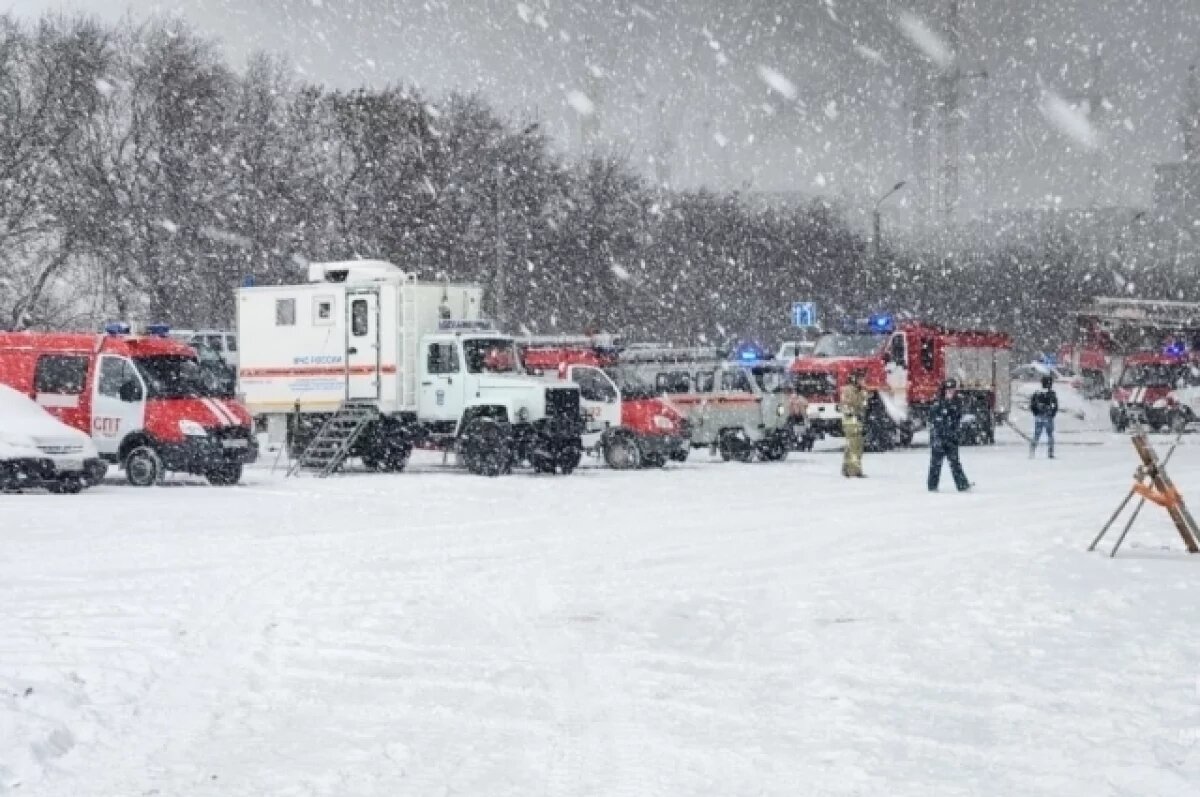    Площадь пожара на складе с горючим в Барнауле выросла до 6000 «квадратов»