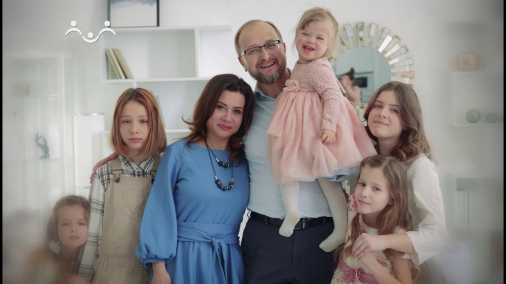 Елена Кучеренко с семьей
