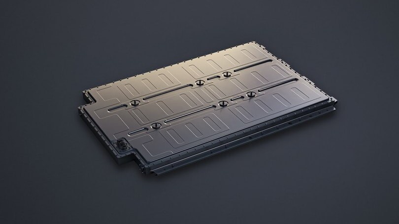 Твердотельная батарея, которая в настоящее время устанавливается на первый серийный электромобиль с аккумулятором такого типа - китайский электрокар компании IM Motors (входит в концерн SAIC).