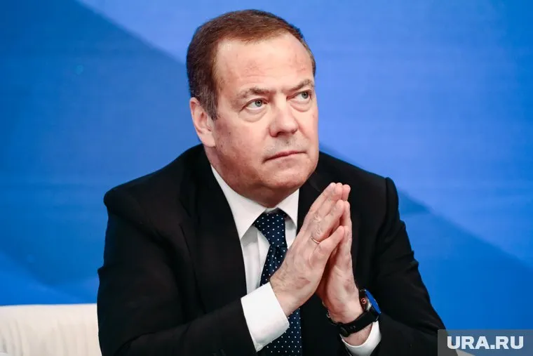 Зампред Совбеза РФ Дмитрий Медведев посоветовал ВСУ «просто зажмуриться», чтобы проблема «Орешника» исчезла Фото: Роман Наумов © URA.RU