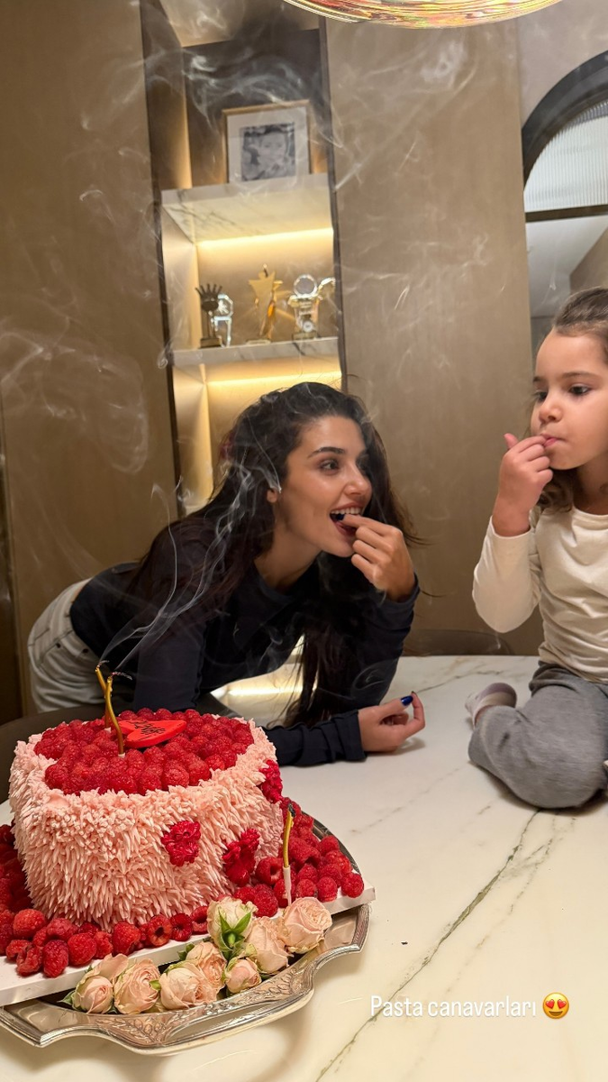 Фото из социальных сетей Гамзе Эрчел