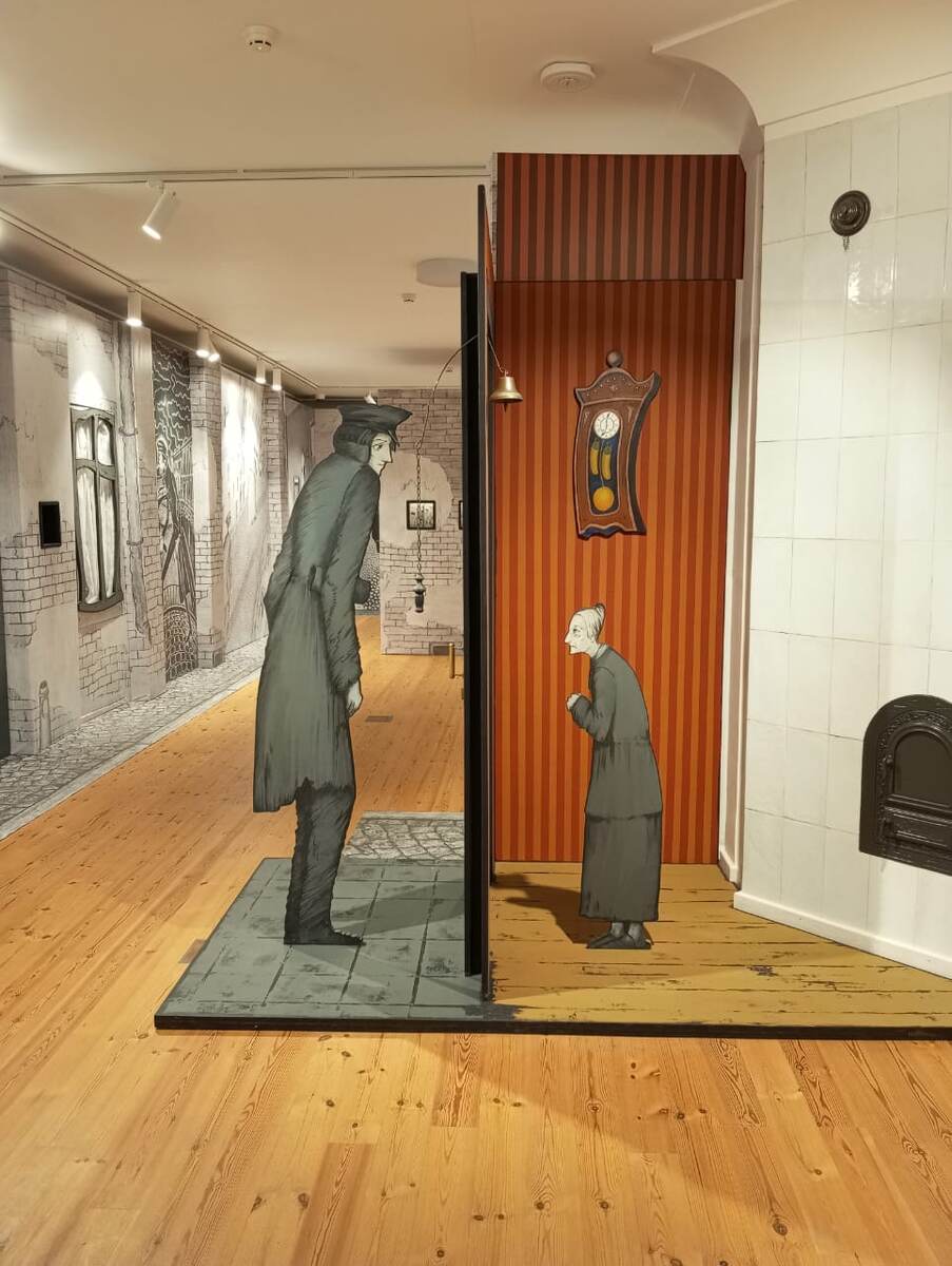 Экспозиция Московского дома Достоевского, посвященная роману Преступление и наказание