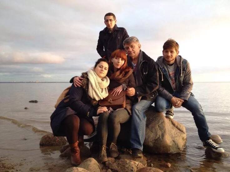 Кадр из фильма "Теснота" (2017)