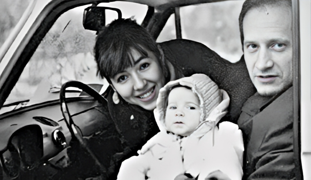 Дарья Златопольская в детстве с родителями