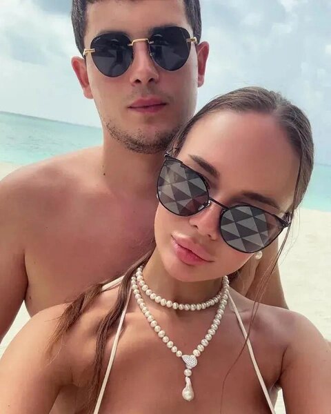 Яна и Анатолий поженились год назад