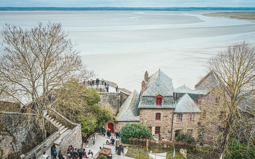 Замок в бухте Сен-Мишель. Источник: Яндекс картинки