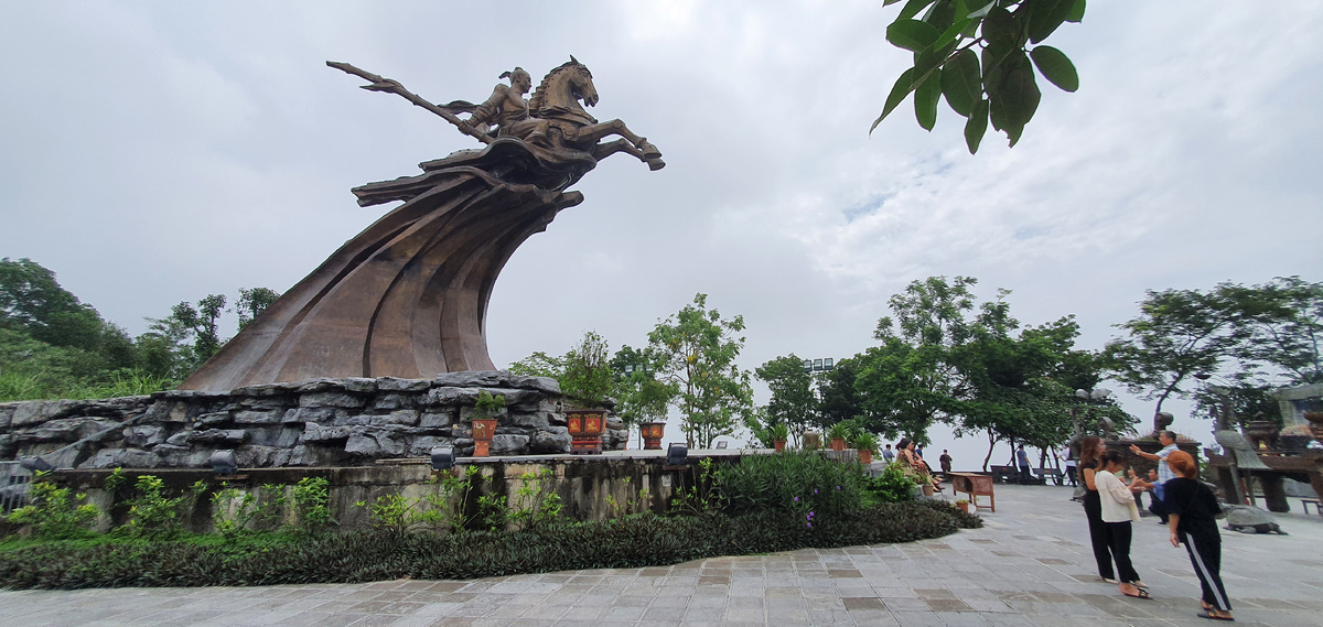 Мемориал Гионга на горе Каре, Сок Сон.