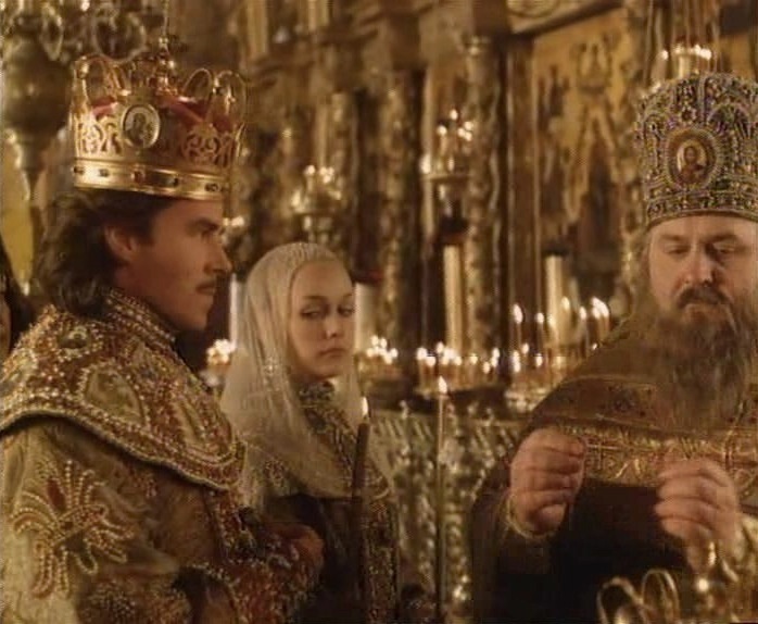 Евдокия Лопухина и Петр I (кадр из мини-сериала "Петр Великий") 