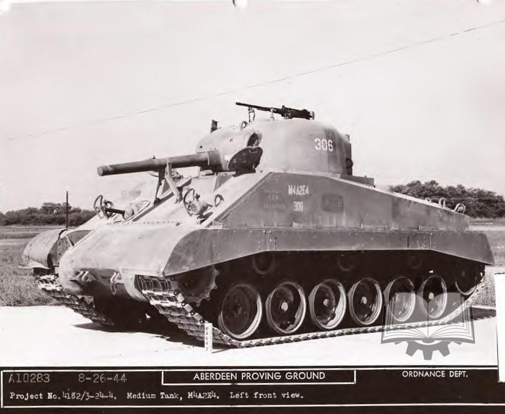 Один из двух опытных Medium Tank M4A2E4, август 1944 года.