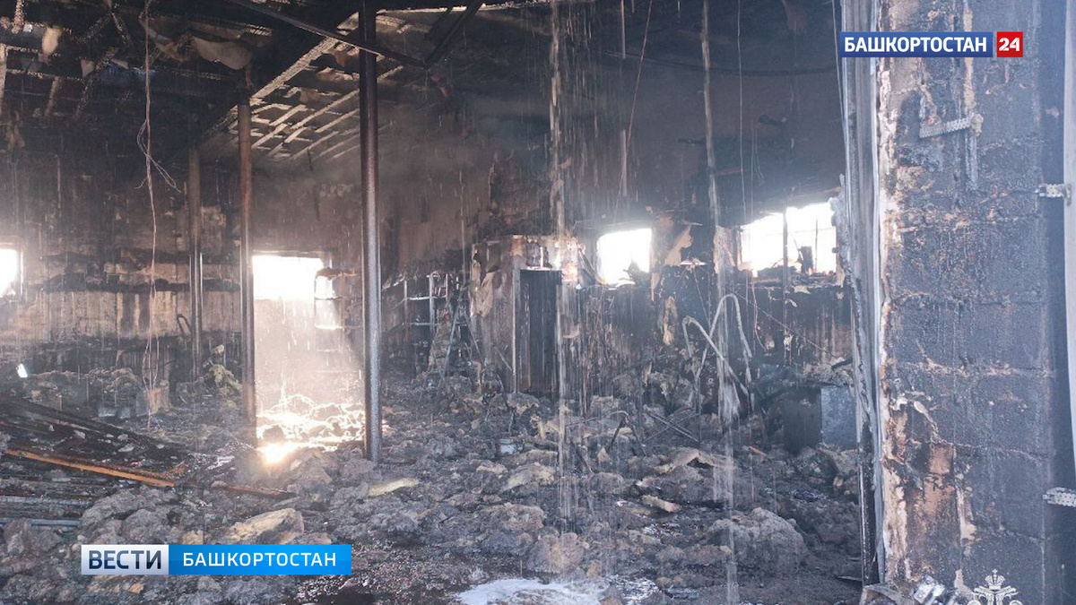    В Башкирии многодетный отец получил ожоги, спасая ребенка с женой из горящего дома