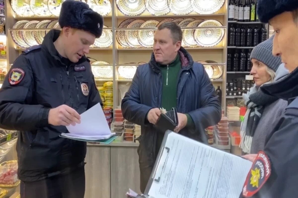    Семья челябинцев потеряла 38 тысяч рублей и не заметила пропажи