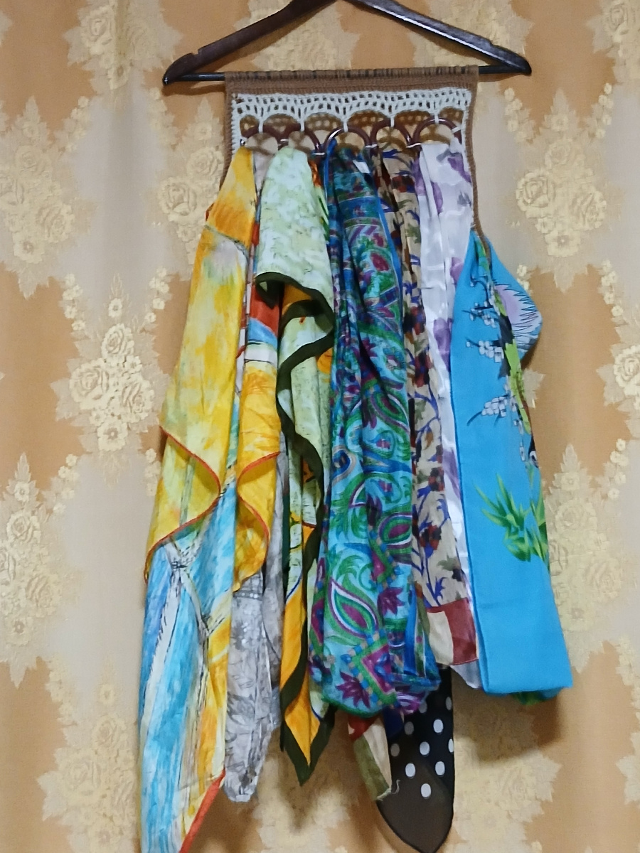 Часть моих шарфиков. Фото автора.