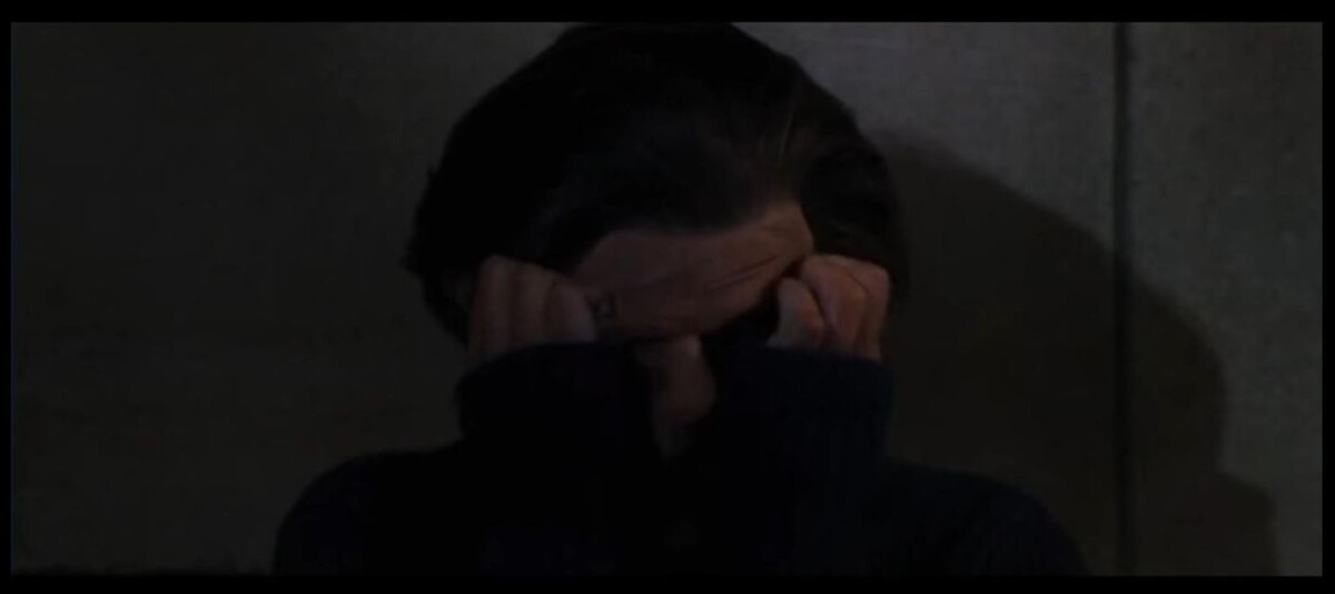     Сцена снятия маски из фильма "Миссия невыполнима-2" (2000, режиссёр Джон Ву, Paramount Pictures).