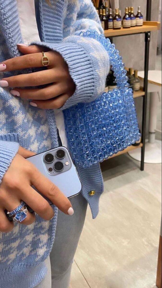 Телефон-самый главный инструмент риэлтора)