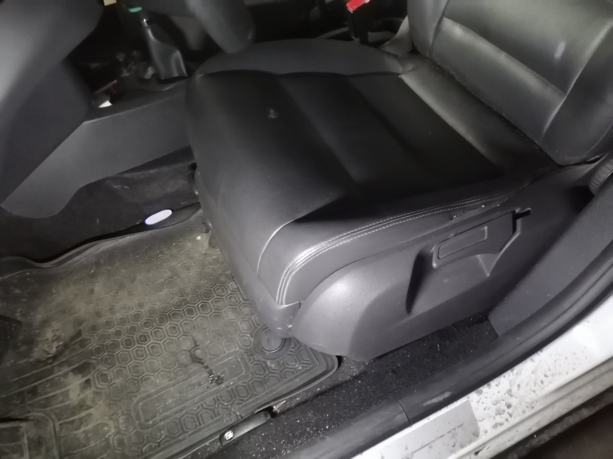 Водительское сиденье