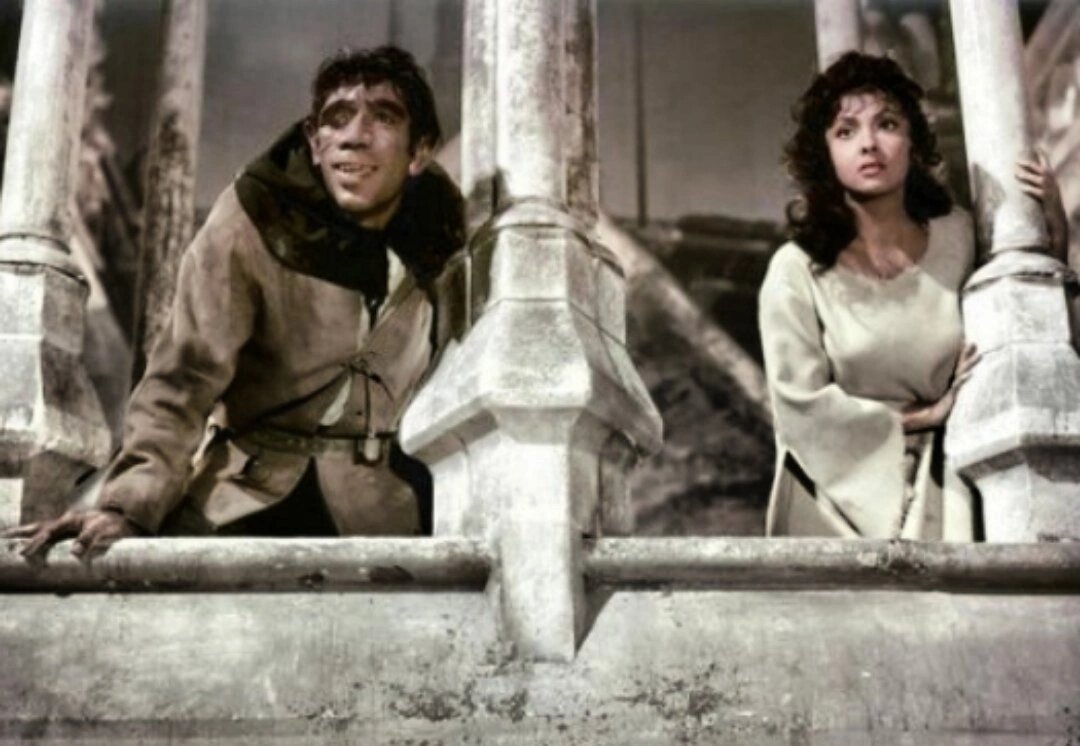 4. Кадр из фильма "Собор парижской Богоматери"