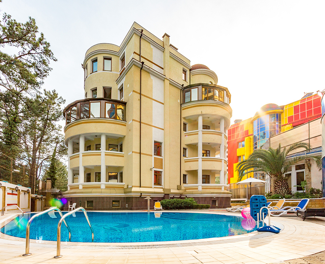 или как живут люди, у которых «Дом-2» — это про два дома минимум