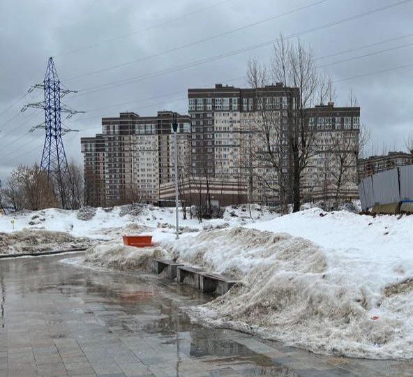 Обязан ли собственник платить за вывоз мусора, если мусорница далеко от дома?