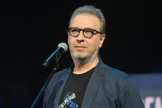 Фото из сети. Футболка с логотипом рок-группы "Вежливый отказ". 