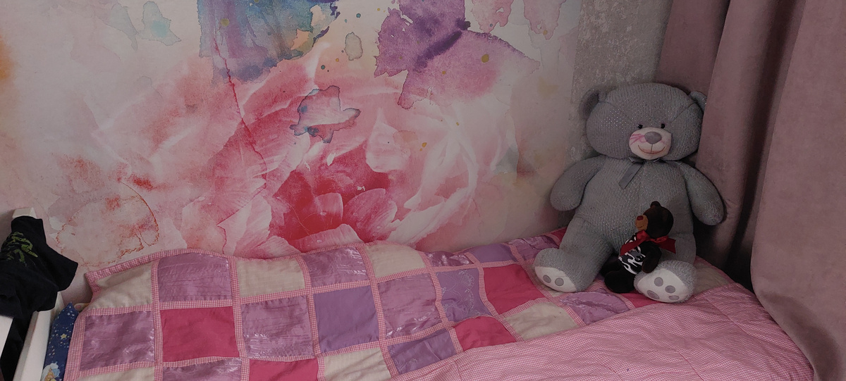 И плед получился, и комната с ним смотрится очень нарядно, но работа это точно нудная.