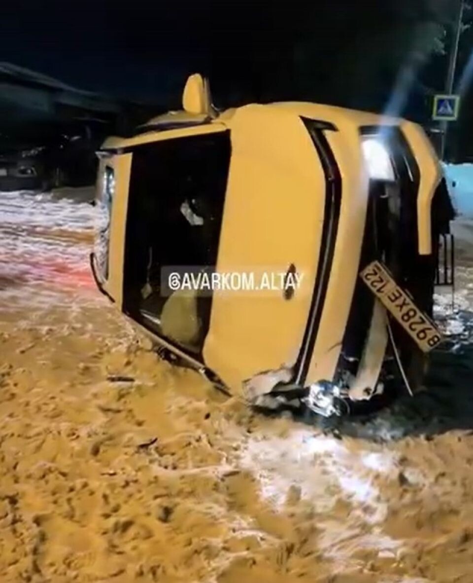    ДТП на ул. Путиловской. Источник: vk.com/barneos22