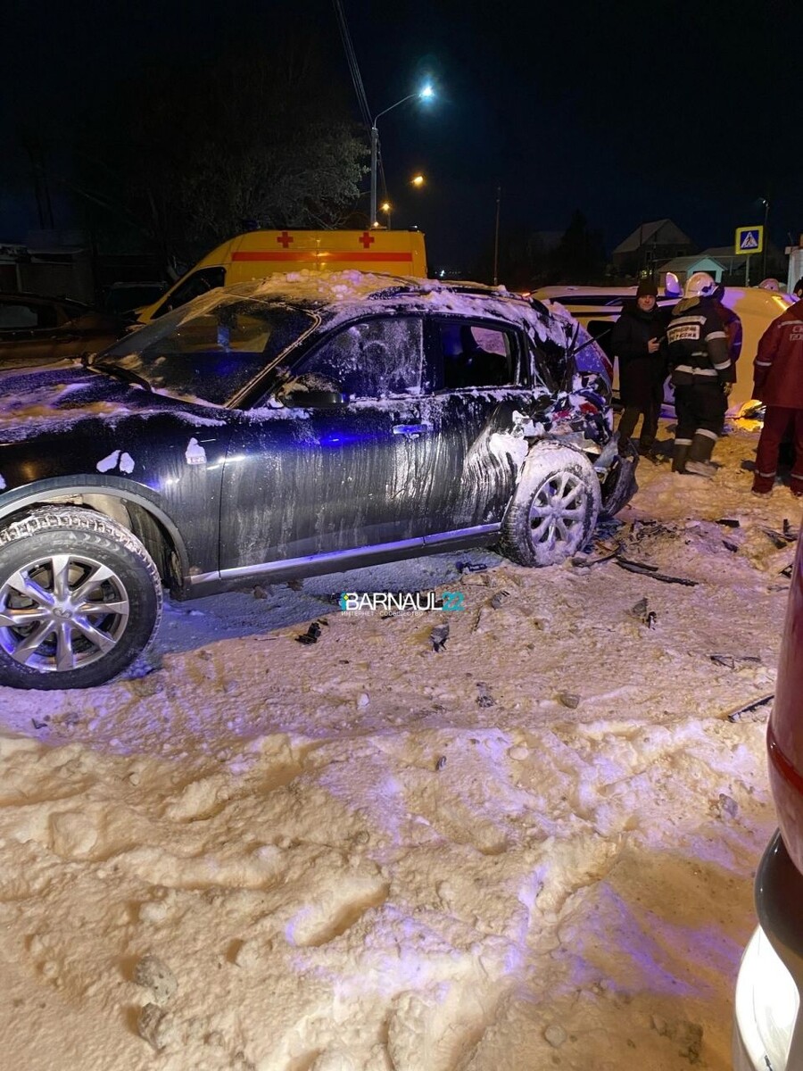    ДТП на ул. Путиловской. Источник: vk.com/barneos22