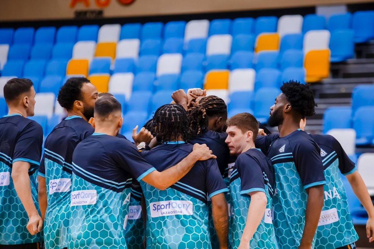 «Астана» перед началом домашнего матча в Единой лиге