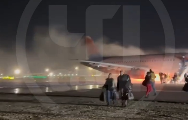    В аэропорту Антальи загорелся самолет с российскими туристами