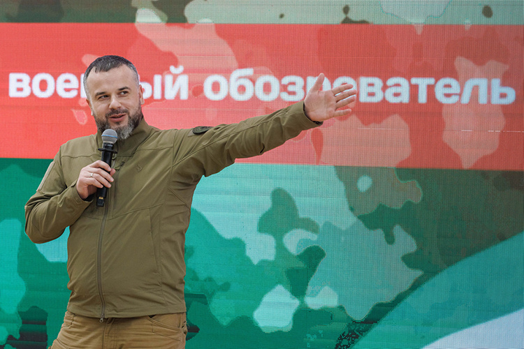    Безсонов начал выступление с перспектив СВО после применения ВСУ западных ракет по Брянской и Курской областям.   
Фото: Сергей Елагин