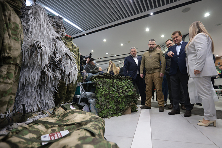    По словам спикера, от качества продукта зависит жизнь бойца, поэтому он не будет верить на слово, что продукт работает именно так.   
Фото: Сергей Елагин