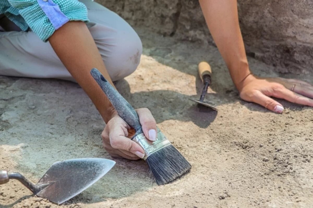    Фашист-мародёр.