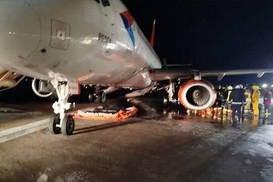    Пассажиры SSJ100 готовят иск к компании «Азимут» после пожара в аэропорту Антальи