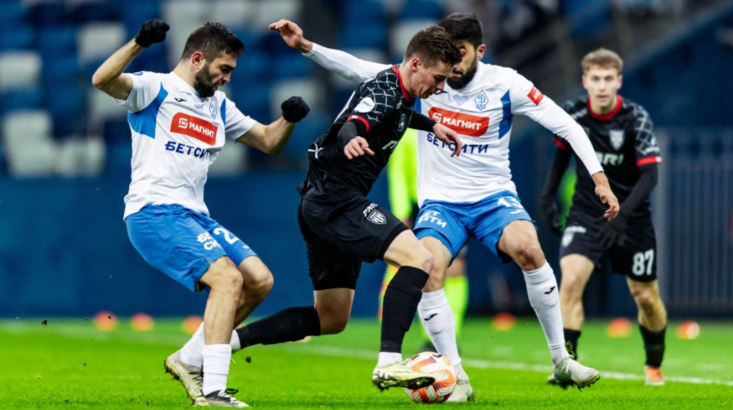    В матче было много борьбы, а вот хотя бы на гол команды не наиграли