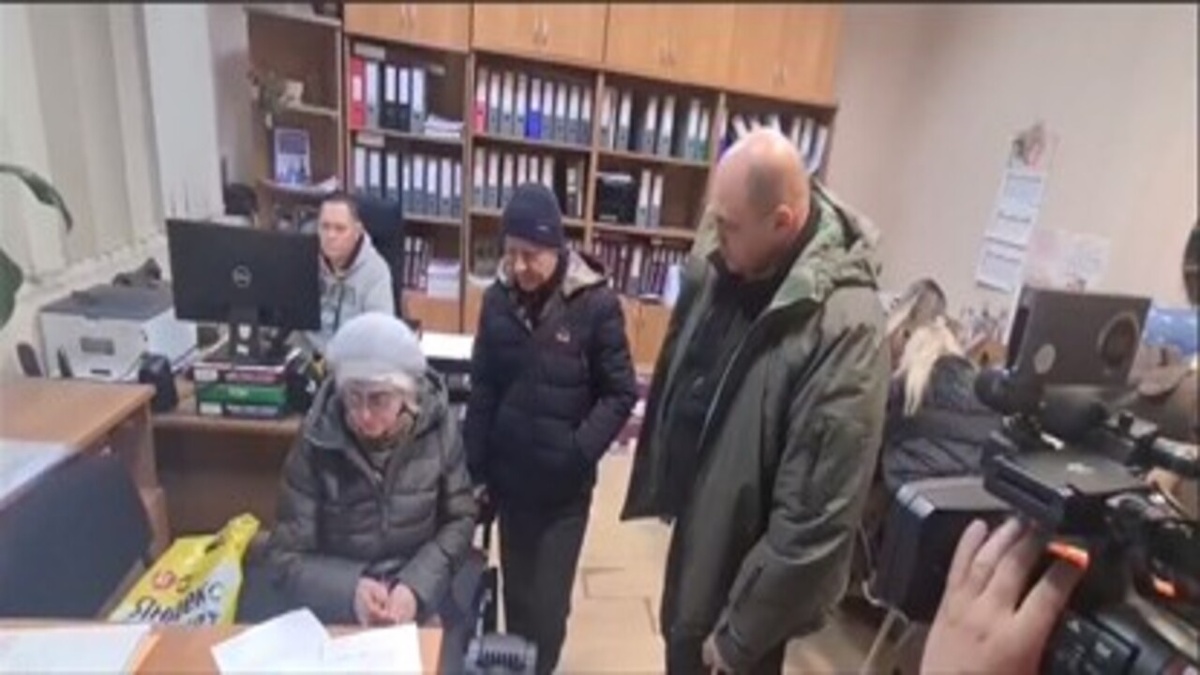    В 8 утра в Минстрое Курской области больших очередей на приём жилищных сертификатов нет