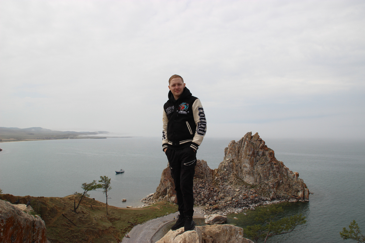 А это я на Байкале летом. Красота!