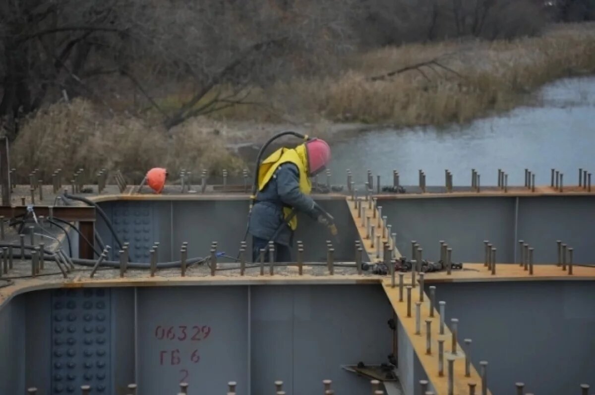    У строящегося моста через Свиягу смонтировали основной пролёт