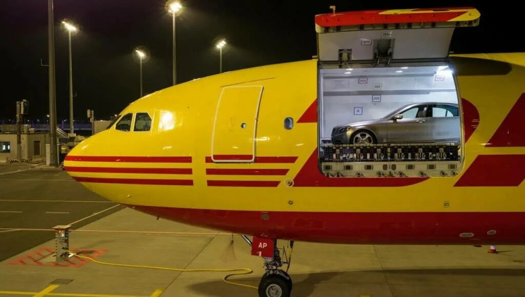 Самолёт компании DHL, грузовой.   фото: картинки яндекса.  