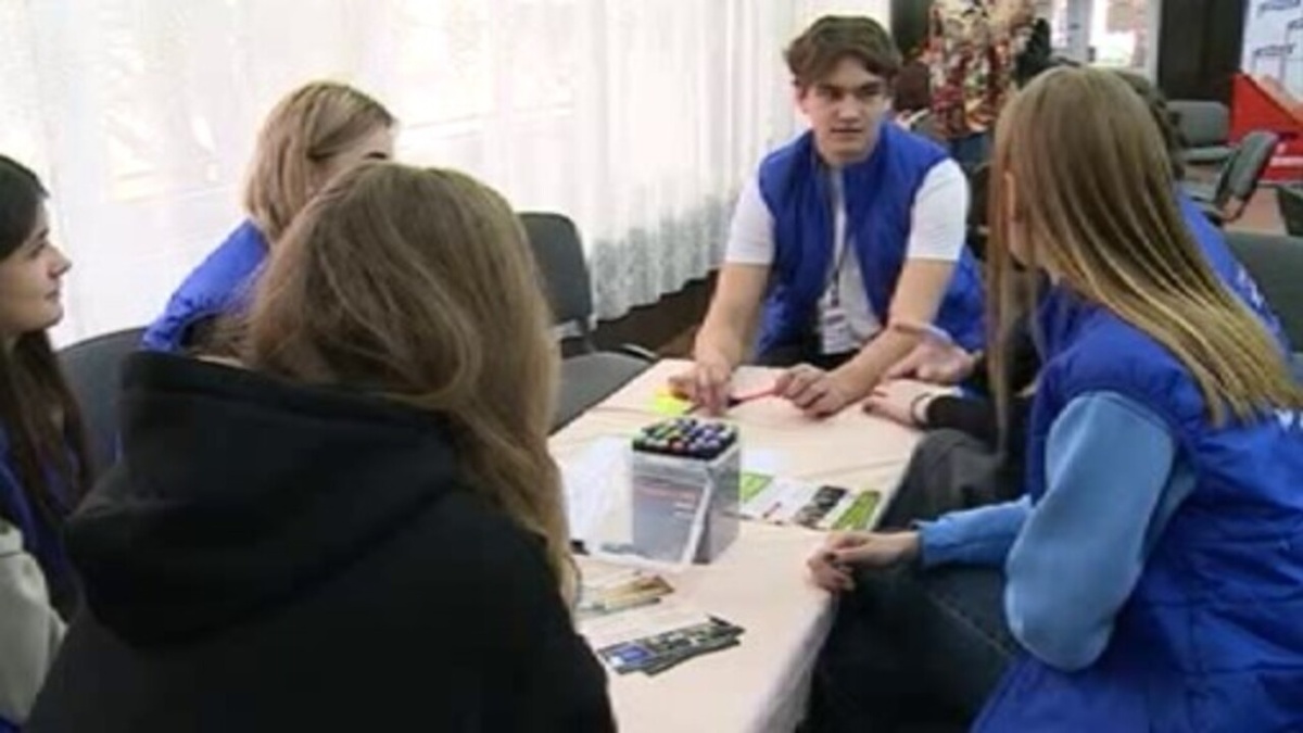    В Курске школа молодёжного актива «Прорыв» учит участников правильно себя презентовать