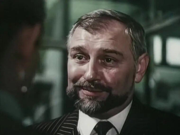 Владимира Самойлова ценили как одного из лучших чтецов. Фото: Кадр из фильма «Хищники», реж. Александр Косарев, 1991 год